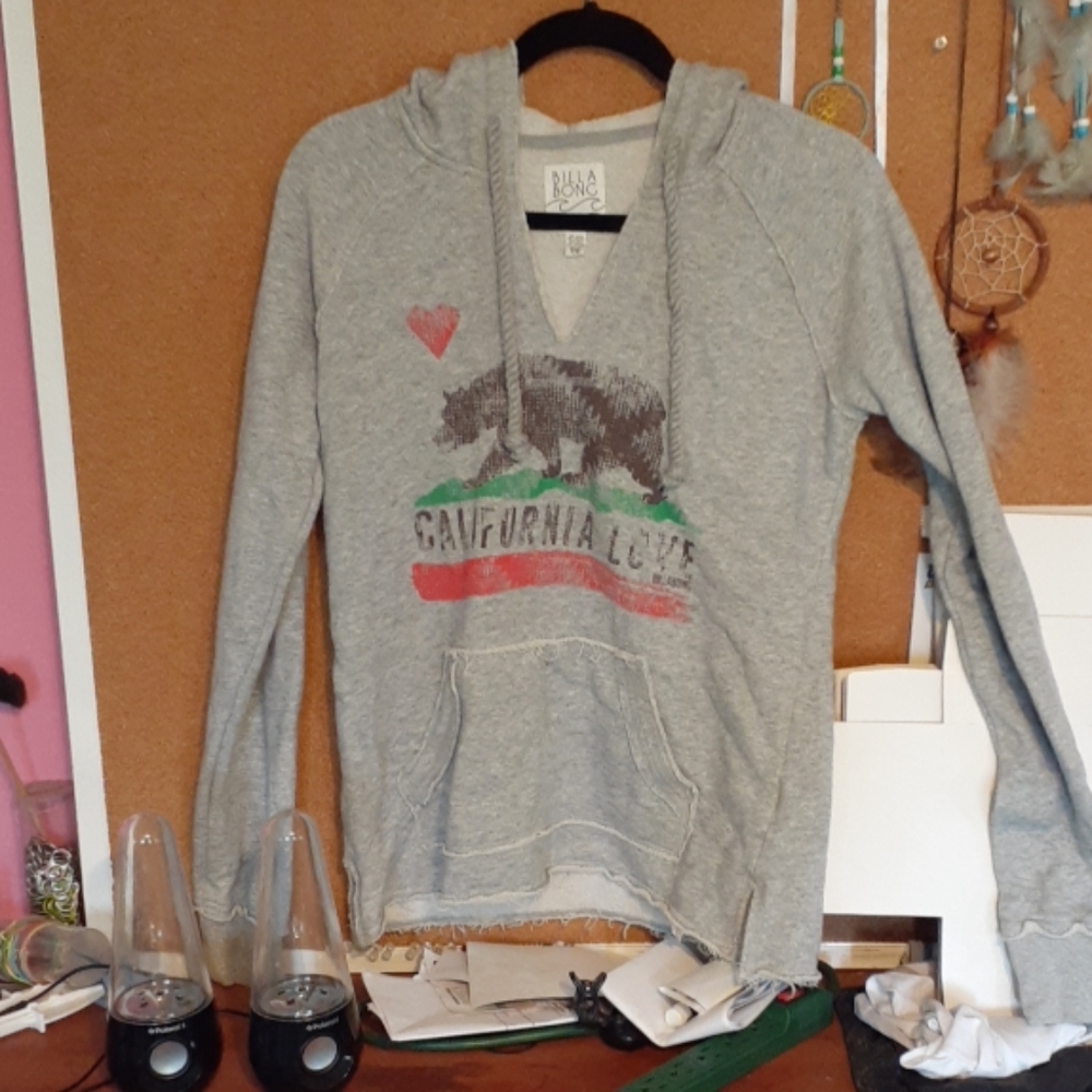 Hooded v-neck Sweater